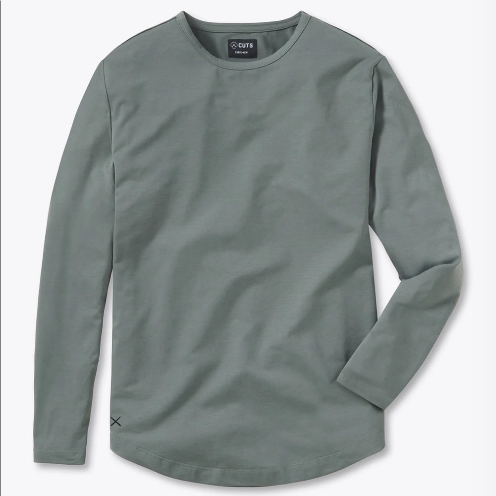 Cuts green long sleeve tee signature fit. New without tags